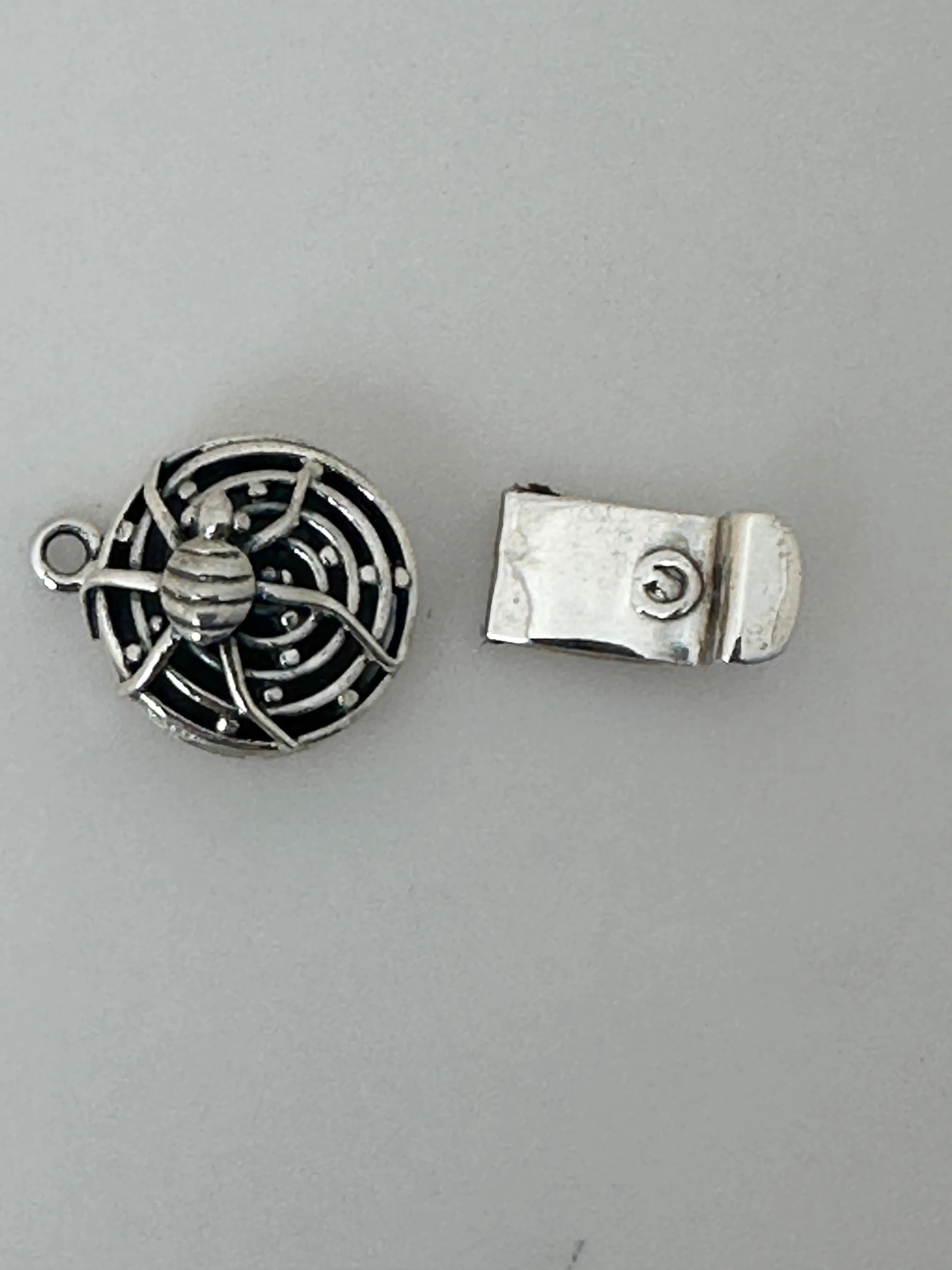 Sterling Silver Spider Clasp/Box Silver  One pcs Size :26mmX17mm C9SS